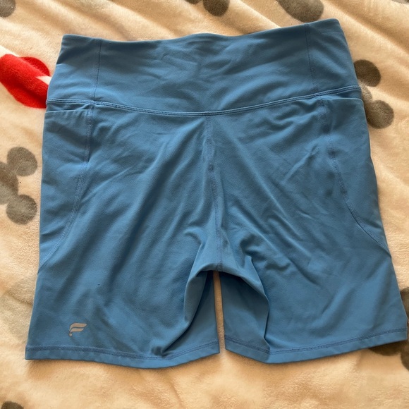 Blue Fabletics bike shorts - Picture 3 of 4